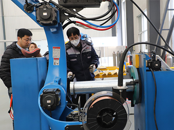 自動焊接機(jī)器人不保養(yǎng)的危害 自動焊接機(jī)器人不保養(yǎng)的危害